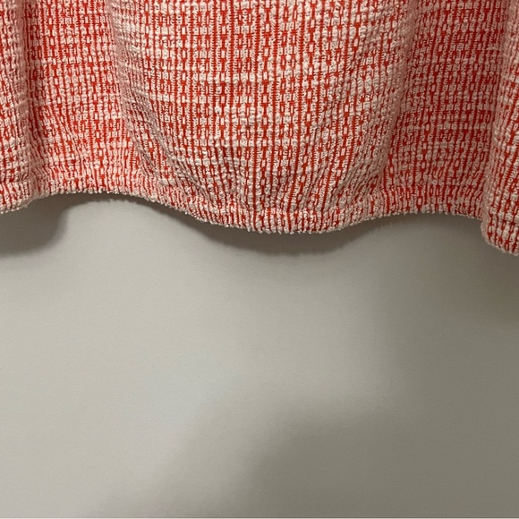 Summertime LOFT Crop Top - Picture 3 of 3